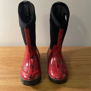 Bogs Youth Size 1 Waterproof Boots Red Skull and Bones